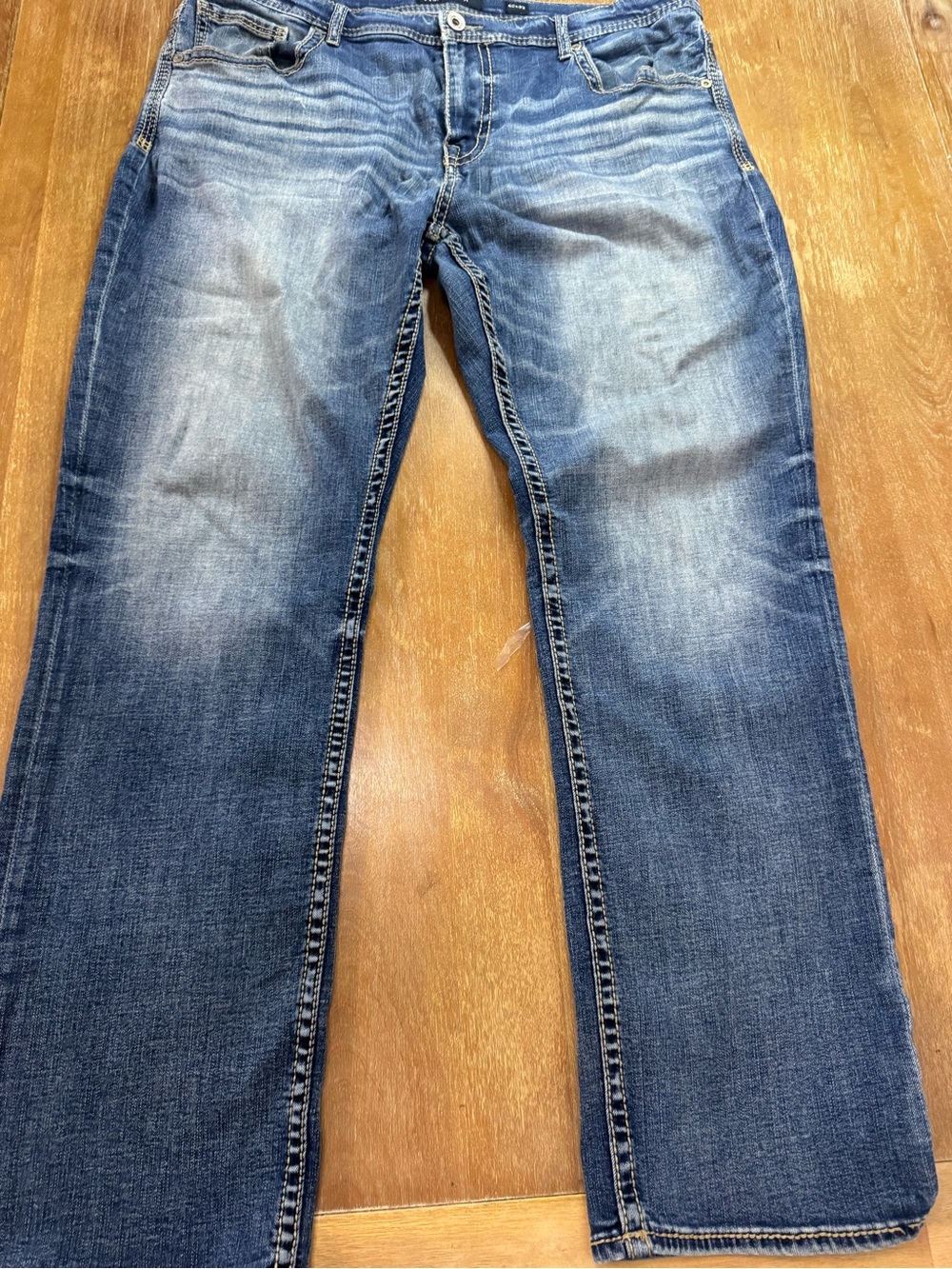 BKE Men's Washed Blue Relaxed Straight Jeans